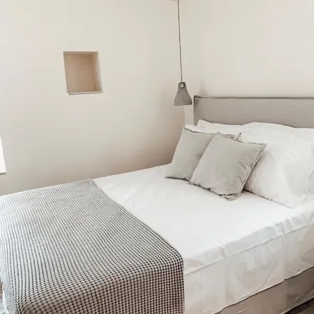Apartment Mangata Homes With Private Pools