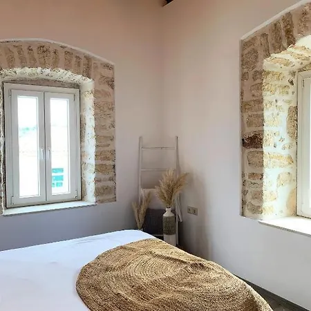 Daire Mangata Homes With Private Pools Spartokhórion